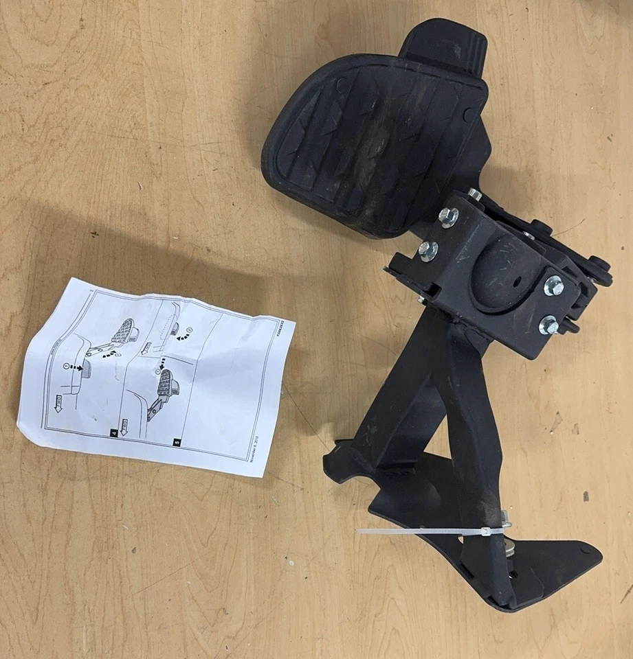 Rear Bed Step For Ram 1500 DT 3.0L 3.6L 5.7L V6 V8 2019 2020 2021 82215289AG - Image 1 of 1