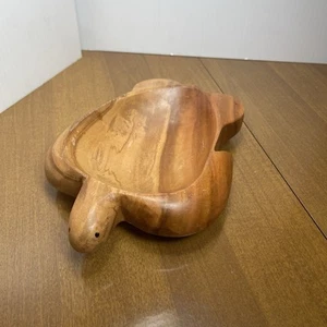 Tazón de madera tallado a mano para tortugas Kamani madera caramelo plato de baratija hawaiano Tiki Bar - Imagen 1 de 13