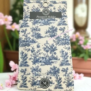 Cartera de Viaje Martha Stewart Porta Pasaporte Azul Blanco Patrón Toile De Jouy - Imagen 1 de 5
