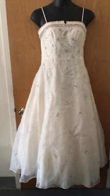 Mori Lee by Madeline Gardner Unique Ivory Wedding Dress Size 13/14. - Image 1 of 4