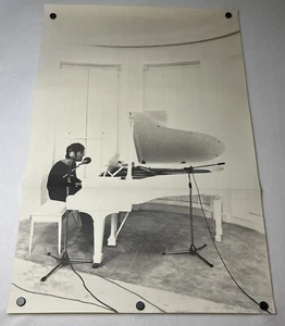 John Lennon am weißen Klavier Peter Fordham Foto Promo Poster - Bild 1 von 1