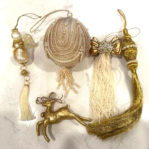 SET 5 GOLD CHRISTMAS TREE ORNAMENTS - Picture 1 of 6