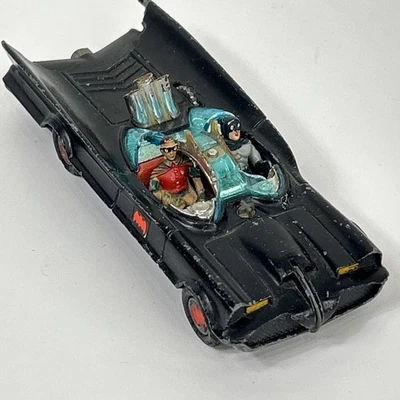 Corgi Toys Batmobile With Batman & Robin Figures 267 Great Britain READ - Image 1 of 4