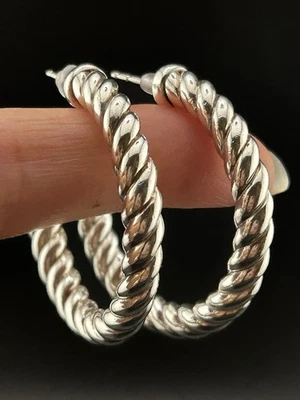 Pendientes de aro de cable esculpidos David Yurman Foto 1 de 4