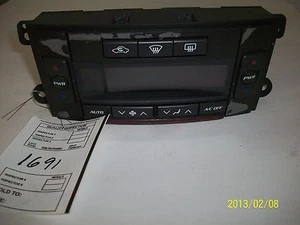 Cadillac SRX AC/Heater Control 2005-2006 - Picture 1 of 2