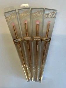 Juego de brochas de maquillaje propias de 4 piezas para modelos - relleno/regalo perfecto para medias #20D383 - Imagen 1 de 6