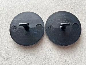 2000-2004 BMW 745i 750i E65 ~ 2 FLOOR MAT CLIP ~  07149166608															 - Picture 1 of 3