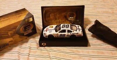 Dale Jarrett autografiado 1:24 2005 Herbie completamente cargado 1 de 600 NASCAR  Foto 1 de 4