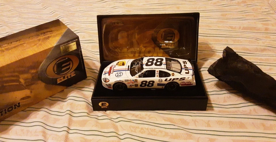 Dale Jarrett autografiado 1:24 2005 Herbie completamente cargado 1 de 600 NASCAR  Foto 1 de 4