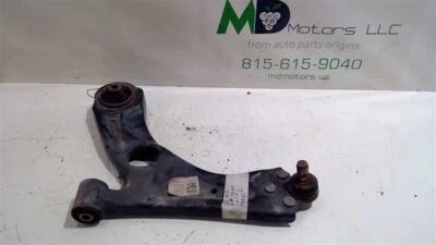 Brazo de control inferior delantero izquierdo Chevrolet Sonic 2019-2021 OEM 95281651 Foto 1 de 4