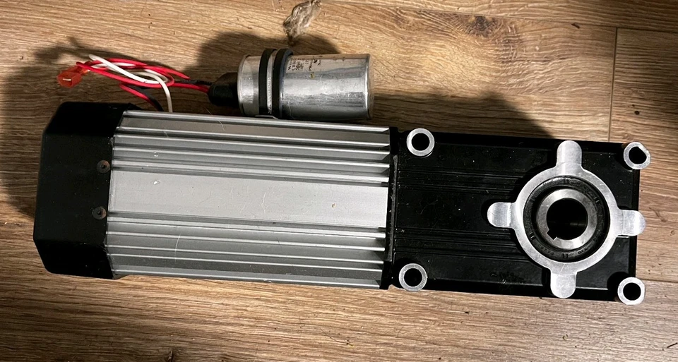 Bison  026-725A0060F Powerstar Right Angle Gearmotor, 28 RPM, TEFC, 115 VAC - Image 1 of 4