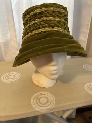 Sombrero de terciopelo tejido para damas verde 40’s50’sUnion Made Multi-verde Cloche Foto 1 de 4