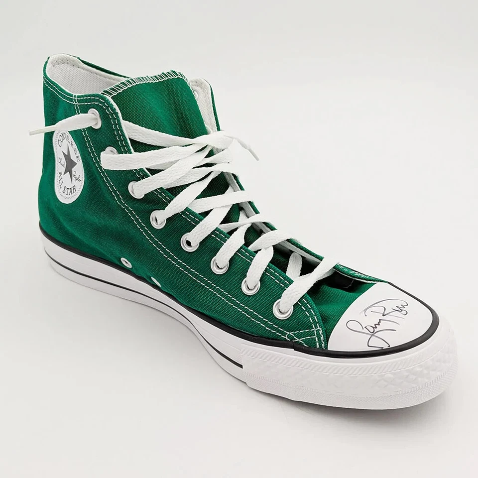 Zapato de baloncesto Larry Bird autografiado Converse Chuck Taylor All-Star Foto 1 de 3