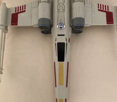 Vehículo de combate Hasbro Star Wars C2604A Hero Series X-Wing R2D2 grande 30” WSUR Foto 1 de 4