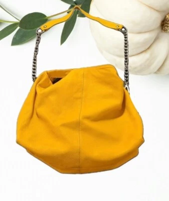 Bolso hobo grande de cuero amarillo brillante hecho en Italia Foto 1 de 4
