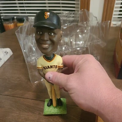 Bonito Bobblehead Barry Bonds 2003 Upper Deck Collectibles con base usada en el juego... Foto 1 de 4