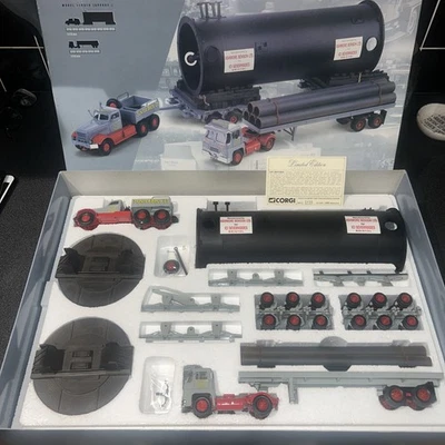 CORGI 1.50 SUNTER BROS HEAVY HAULAGE SET DIAMOND T GUY INVINCIBLE  31014 - Image 1 of 4