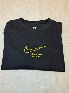Nike SB Tshirt Black NIKE  Logo Sz M Short Sleeve Embroidered - Picture 1 of 13