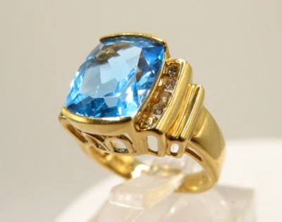 14K YELLOW GOLD RING w BEAUTIFUL BLUE TOPAZ & 10 RBC DIAMONDS - SIZE: 4.5* - Image 1 of 4