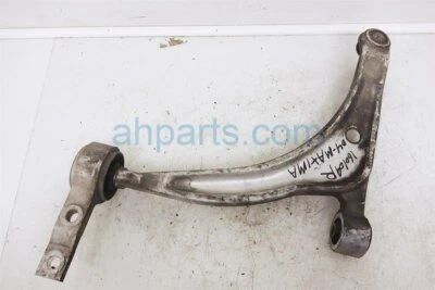 Braço de controle inferior direito passageiro dianteiro Nissan Maxima 2004-2008 54500-7Y000 - Imagem 1 de 4