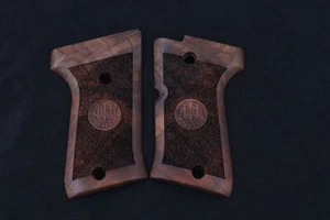 Empuñaduras de nogal raíz compatibles tipo M compactas marca KSD Beretta a rayas - Imagen 1 de 1