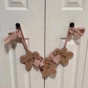 Gingerbread Man Garland Plaid Bows Wooden Christmas Decor Ribbon Country Cottage - Picture 1 of 4