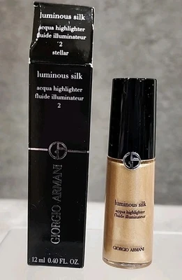 Iluminador Giorgio Armani Luminous Silk Acqua en #2 STELLAR 12 ml/0,40 oz RP$39 Foto 1 de 4