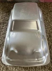 Wilton 3-D Cruiser Car Aluminio Cake Pan No.  2105-2043 2001 - Imagen 1 de 6