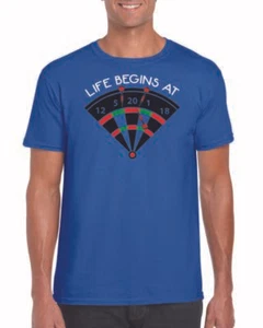 40º Cumpleaños Regalos Para Hombre La Vida Comienza a los 40 Divertidos Dardos Camiseta Lo Presenta  - Imagen 1 de 6
