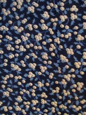 2 YDS SILVER/WHITE BERRIES W BLUE LEAVES 100% COTTON CONCORD FABRICS - Image 1 of 3