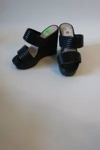 NWD Kenneth Cole Cailyn Faux Leather Platform Wedge Heel Sandals 5 * - Picture 1 of 7