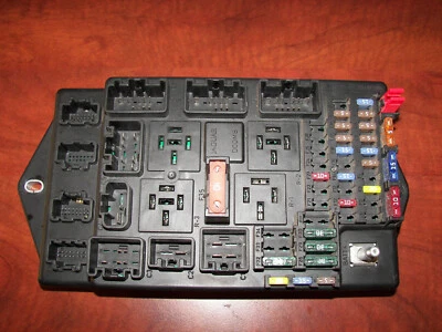 捷豹 XK (CJB) 中央接线保险丝盒继电器单元 6W83-14A073-BF — 第 1/4 张图片