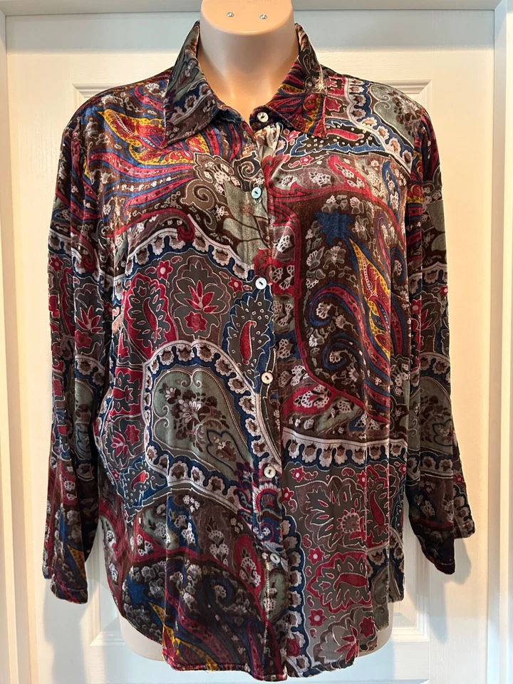 Camisa Mirasol Mujer 2X Terciopelo Burnout Multicolor Botón L/S Caprichoso Gótico Foto 1 de 4
