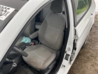 Used Front Left Seat Front fits: 2014 Hyundai Accent cloth manual Front Left Gra Foto 1 de 4