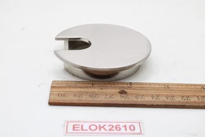 Ojal de cable de escritorio Hafele 429.94.658 2.5" x 3" zinc níquel cepillado - Imagen 1 de 8