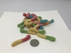Sour Mini Neon Worms 4,5 Pfund Gummibärchen Neonwürmer Gummibonbonbons - Bild 1 von 1