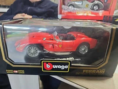 Modellino vintage Burago Ferrari Testa Rossa 1957 scala 1/18  - Immagine 1 di 4