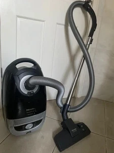 Miele Complete C2 PowerLine Staubsauger Kanister schwarz einwandfrei funktioniert - Bild 1 von 1