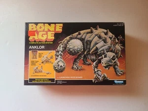 Vintage 1988 Kenner Bone Age Anklor MISB - Bild 1 von 4
