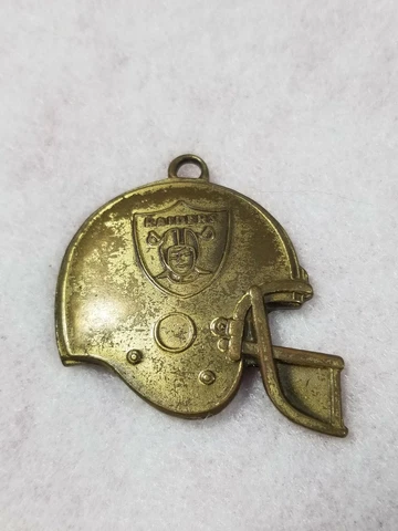 Vintage Los Angeles Raiders Helmet  Quantasia (necklace /keychain) Cover