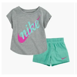New Nike Little Girls (4-7) T-Shirt & Shorts Set Pick Size & Color - Picture 1 of 7