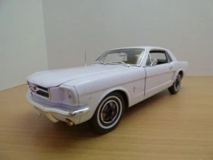 FORD MUSTANG coupe HARD TOP blanc 1/18 1964 1/2 - Bild 1 von 5