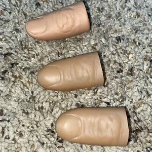 D’Lites Light-up  Thumb Tips & Gaff Thumb Tip Magic Illusionist Trick - Picture 1 of 2