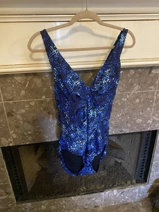 Costume da bagno sportivo SPEEDO taglia 18 donna blu stampa geo foderato senza fili pezzo unico - Foto 1 di 7