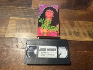 Alien Women VHS-New Pacific Pictures-Extremely Rare Cover-80’s Classic - Picture 1 of 2