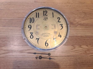 Antico orologio ITR International registrazione del tempo quadrante quadrante e braccia - Foto 1 di 5