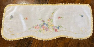 "Bufanda tocador vintage bordada pato/florales bordes de ganchillo 17,5"" x 7,5""" - Imagen 1 de 6