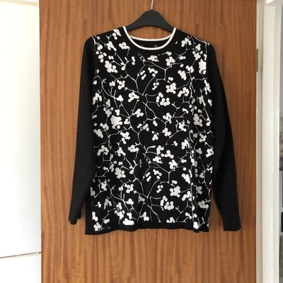 Camiseta feminina estilo lã preta e branca floral Cottagecore aconchegante inteligente inverno, P. - Imagem 1 de 4