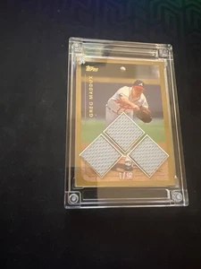 Greg Maddux 1/25 Triple Patch Gold Parallel-Topps-Game used jersey-rare/25 - Bild 1 von 2