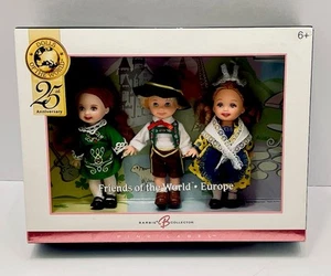 Barbie Kelly Club Amigos del Mundo Europa Etiqueta Rosa 25 Aniversario Nueva - Imagen 1 de 7